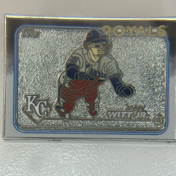 2024 Topps Series 2‎ Bobby Witt Jr. Super Box Exclusive Pin Kansas City Royals - Picture 2 of 9